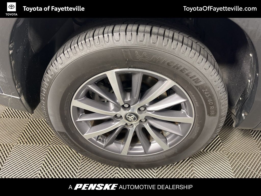 Thumbnail: 2019 Toyota Highlander - 18