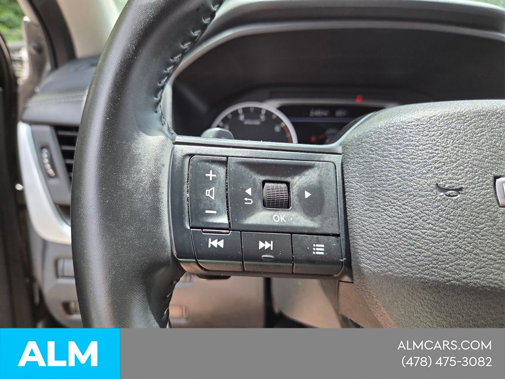 Used 2025 Gray Nissan SV image 24