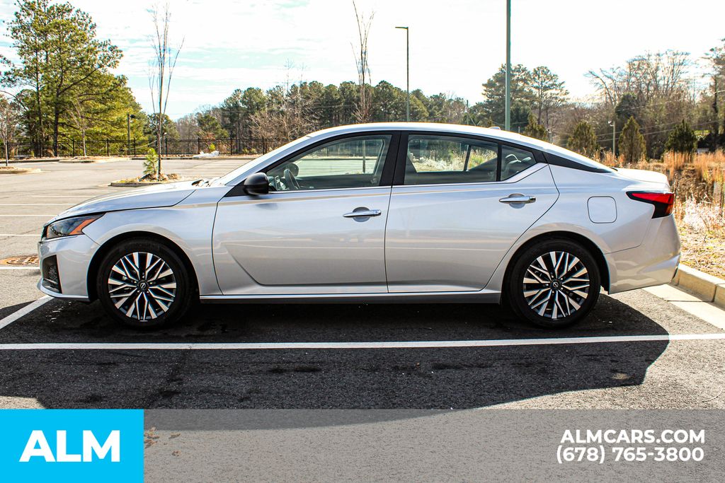 Used 2024 Silver Nissan 2.5 SV image 7
