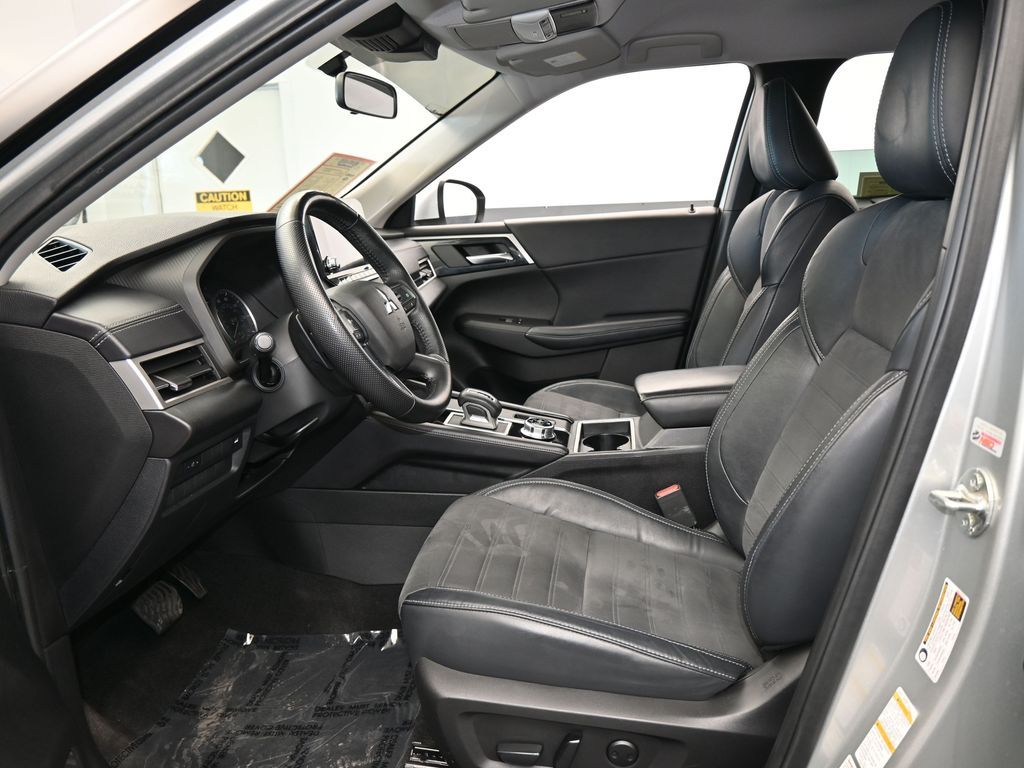 Used 2022 Alloy Silver Metallic Mitsubishi SE image 11