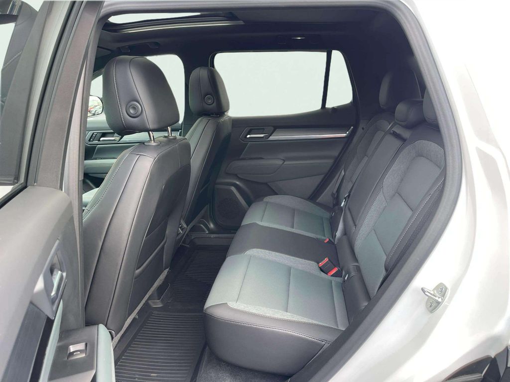 Used 2026 Summit White GMC AT4 image 28