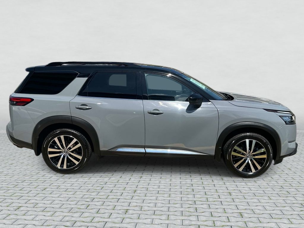 Thumbnail: 2023 Nissan Pathfinder - 4