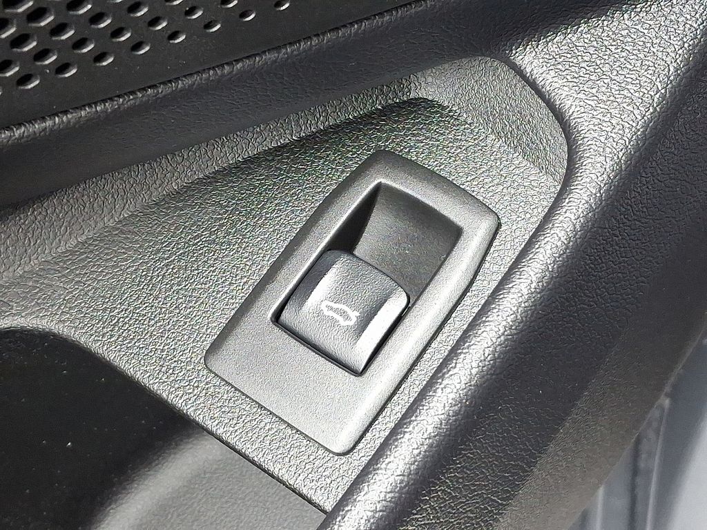 Thumbnail: 2023 BMW 3 Series - 27