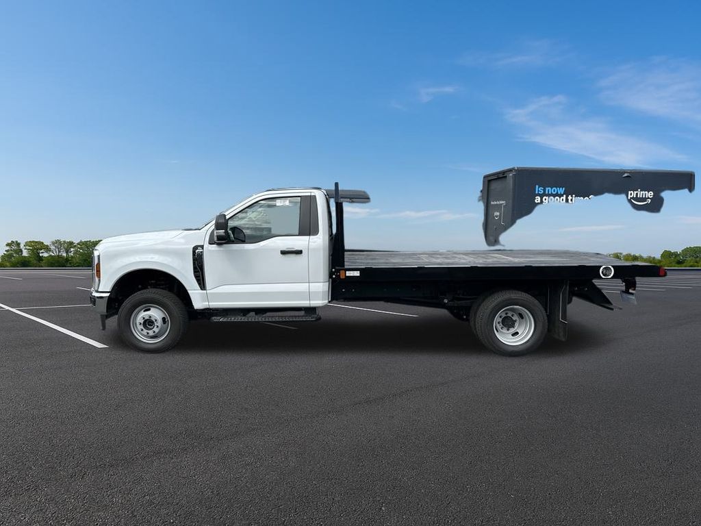 New 2025 Ford Super Duty F-350 Chassis Regular Cab (DRW) 169" Wheelbase XL