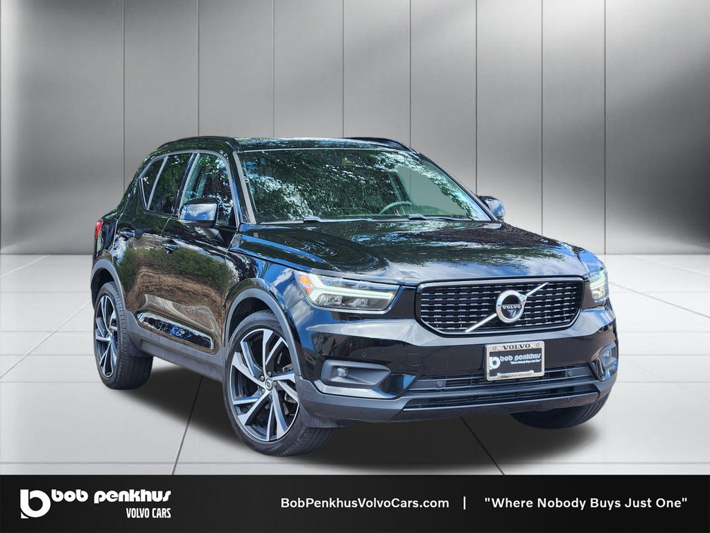2021 Volvo XC40 T5 R-Design AWD's photo