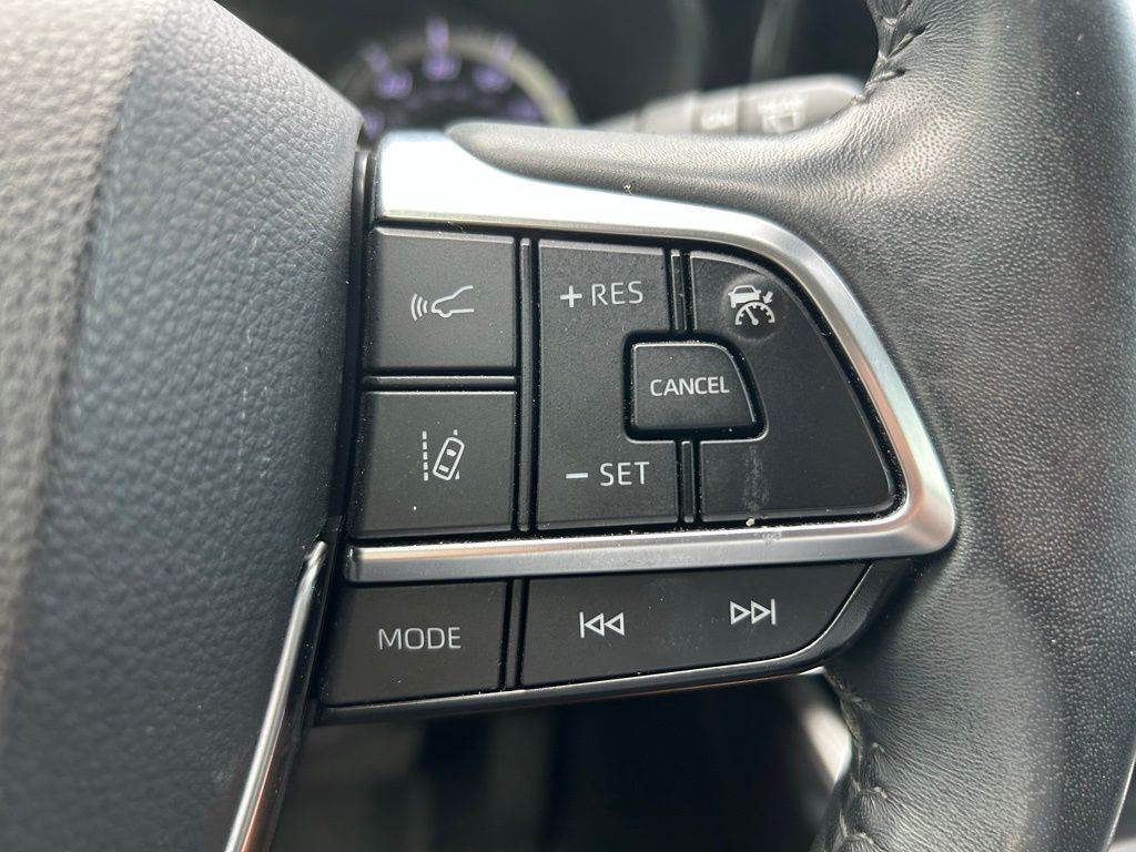 Thumbnail: 2020 Toyota Highlander - 26