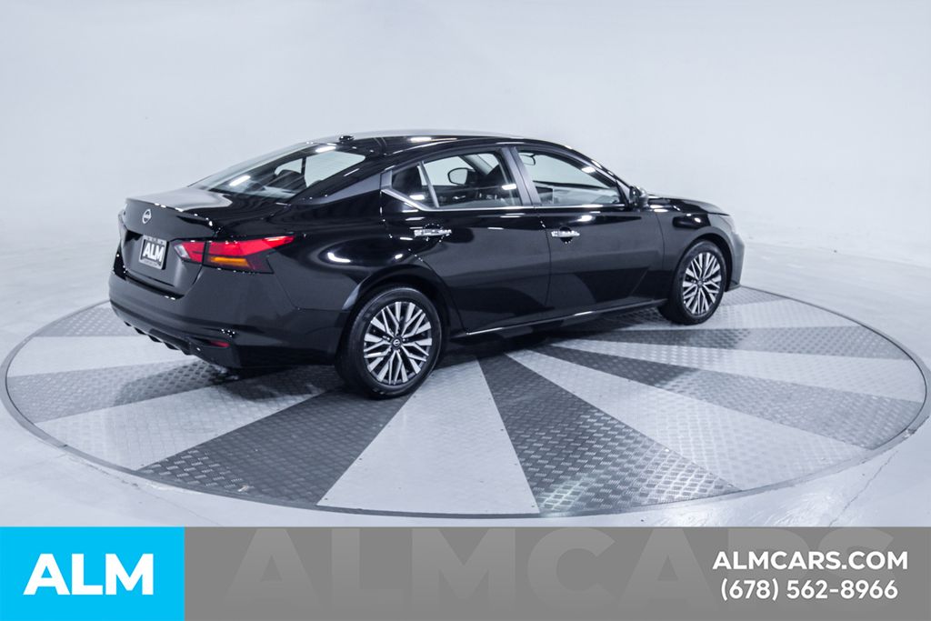 Used 2025 Black Nissan 2.5 SV image 10