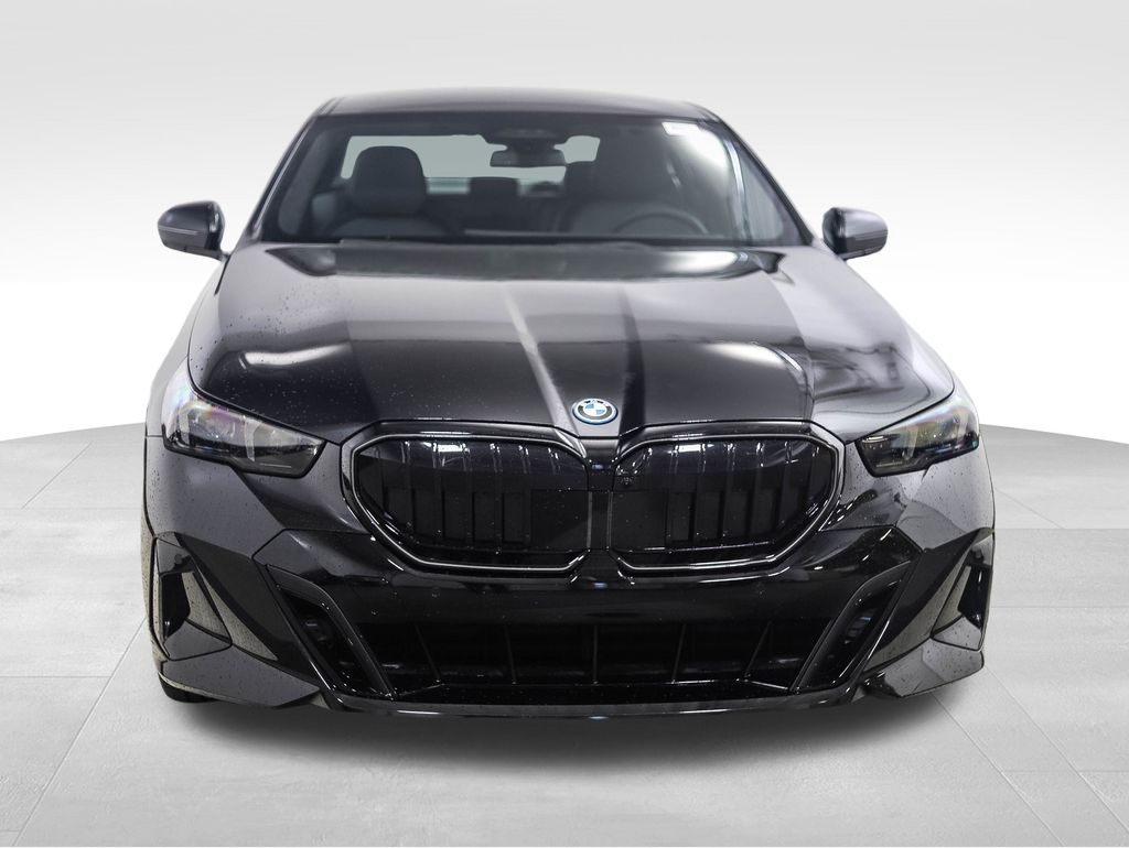 Thumbnail: 2026 BMW 5 Series - 8