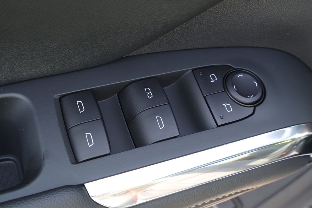 Thumbnail: 2026 Chevrolet Traverse - 18