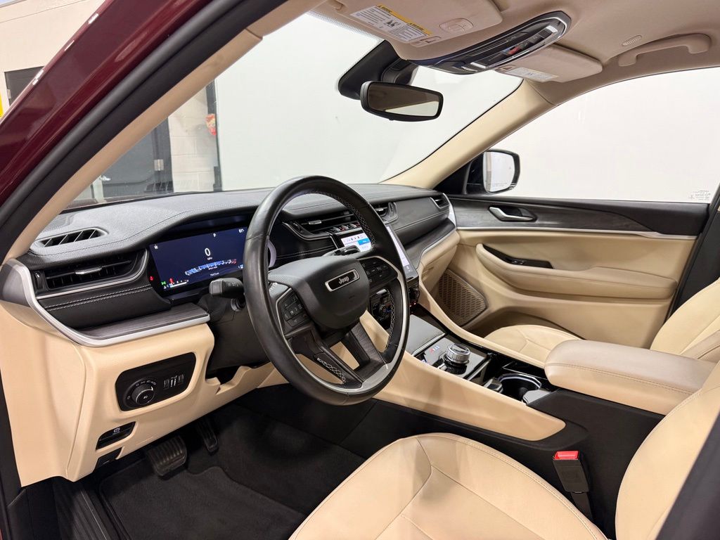 Thumbnail: 2022 Jeep Grand Cherokee L - 11