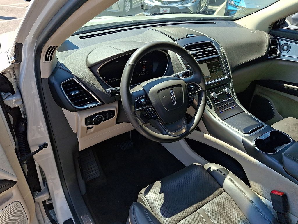 Thumbnail: 2019 Lincoln Nautilus - 26