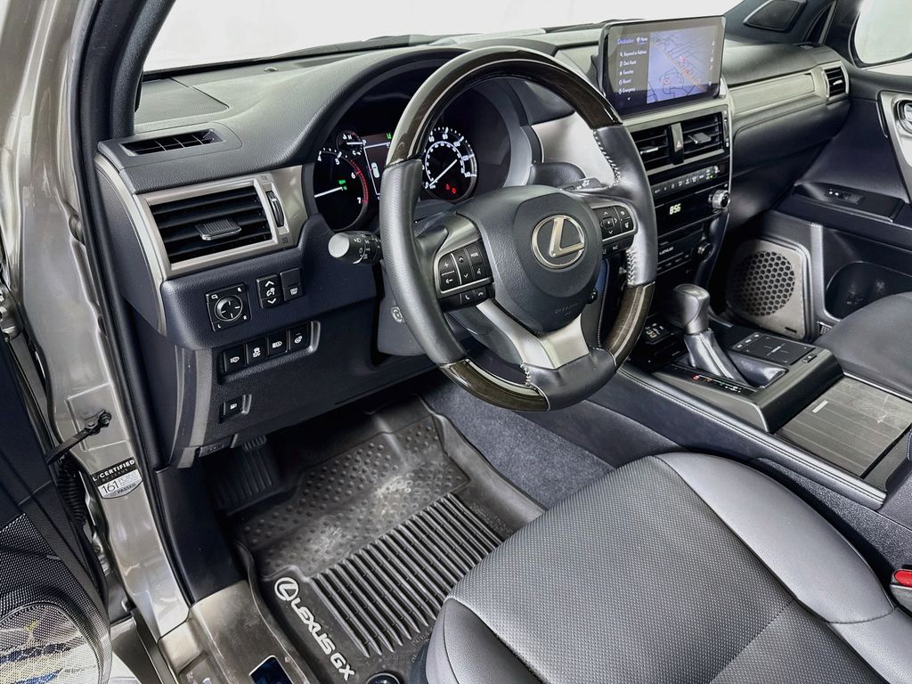 Thumbnail: 2023 Lexus GX - 9