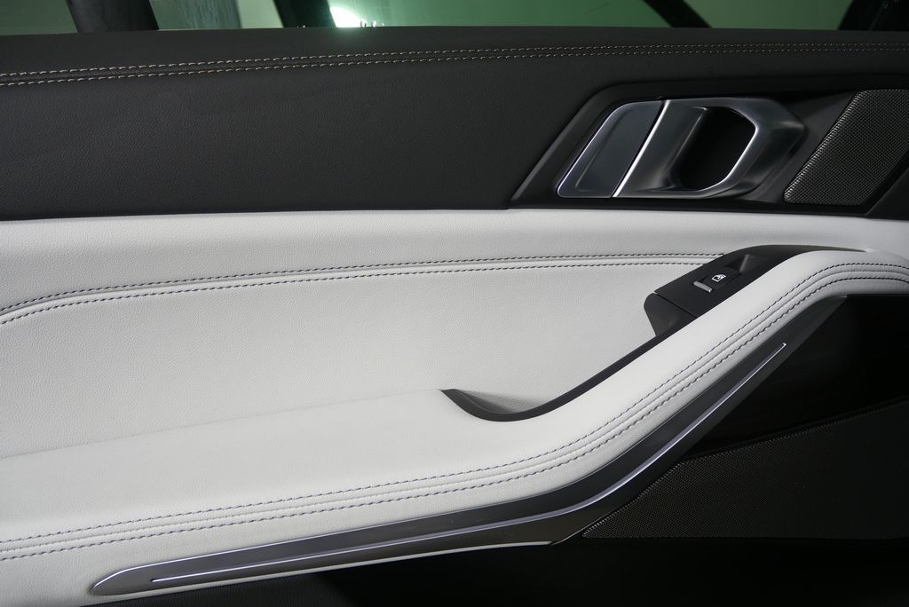 Thumbnail: 2026 BMW X5 - 14