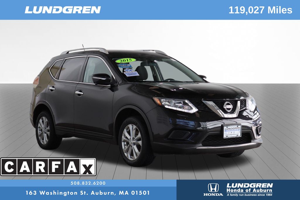 2015 Nissan Rogue SV's photo