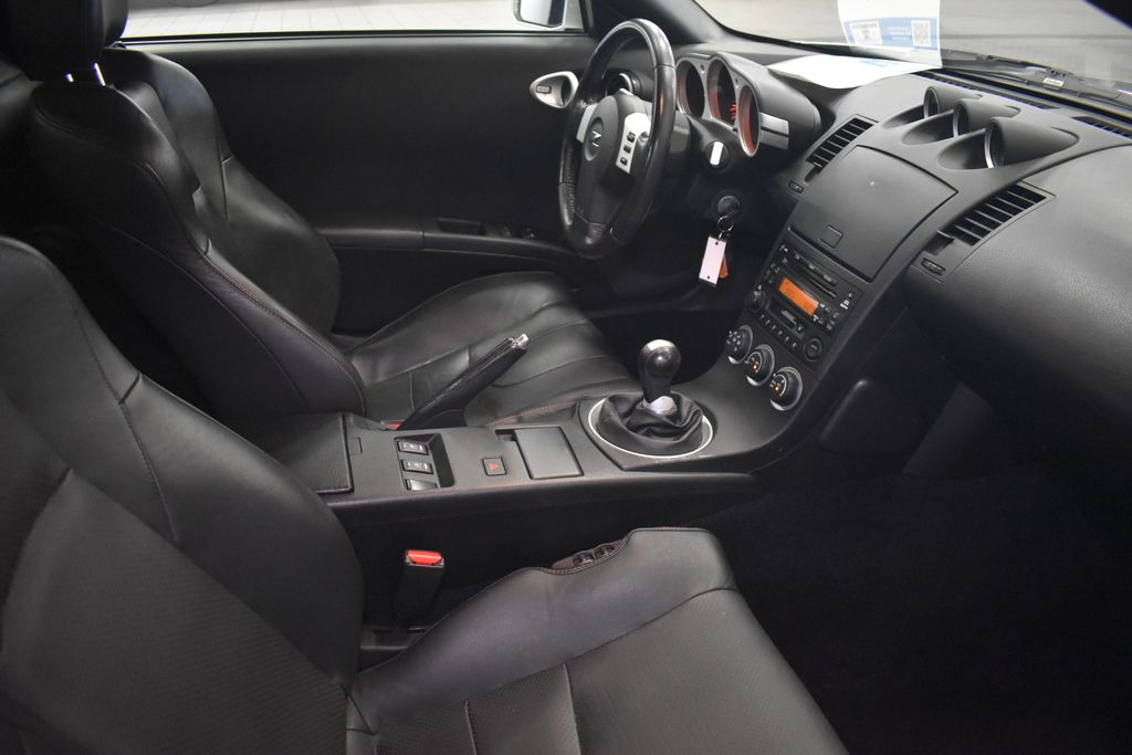 2004 Nissan Z 350Z 24
