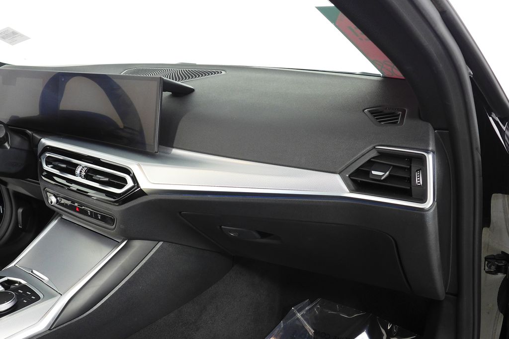 Thumbnail: 2023 BMW i4 - 14