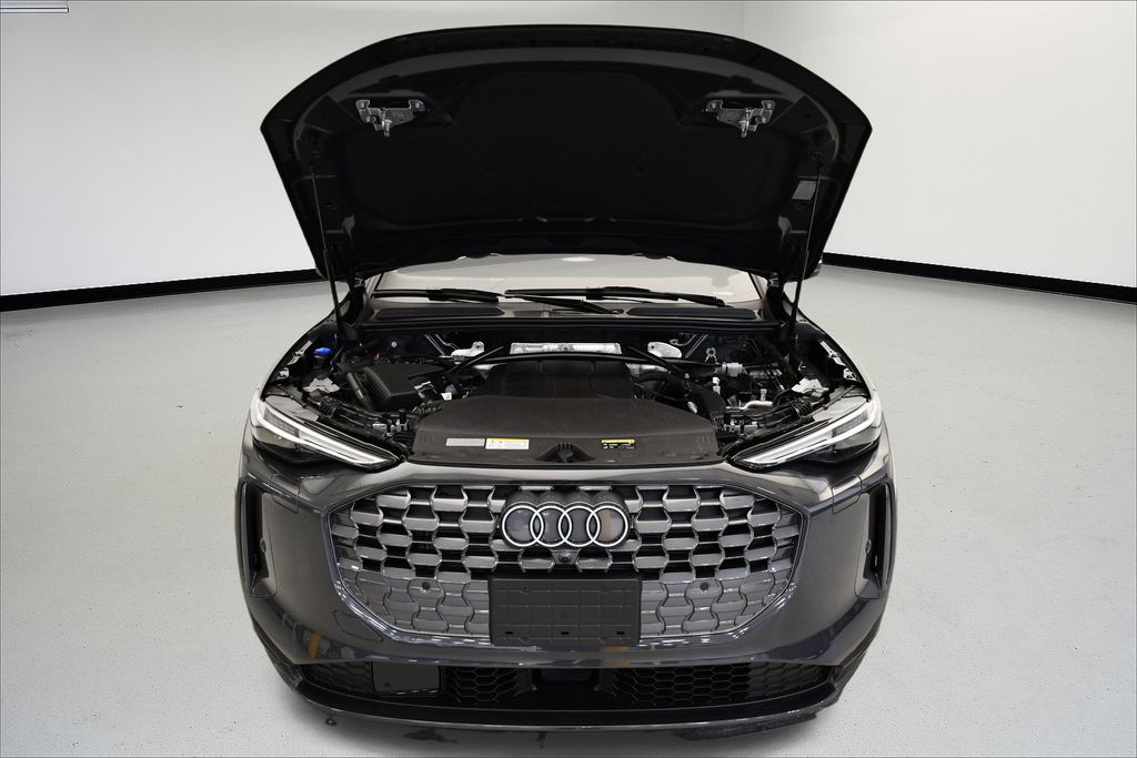 Thumbnail: 2025 Audi Q5 - 12