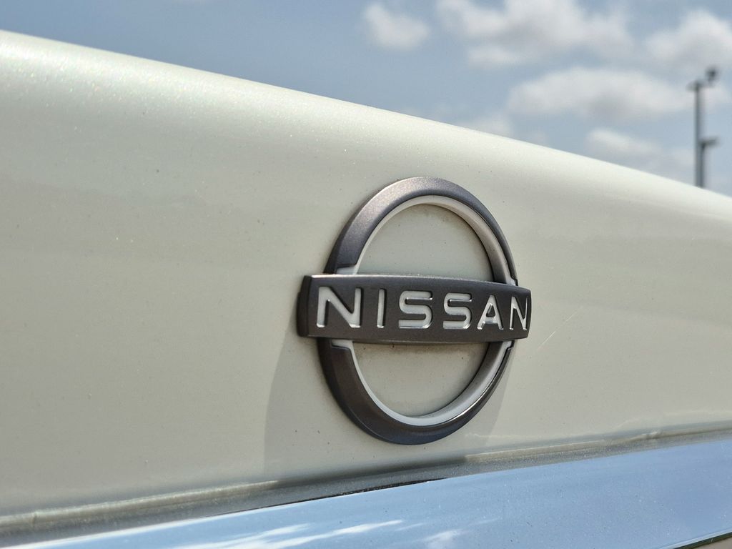 2023 Nissan Maxima Platinum White at AutoSavvy Houston Southwest