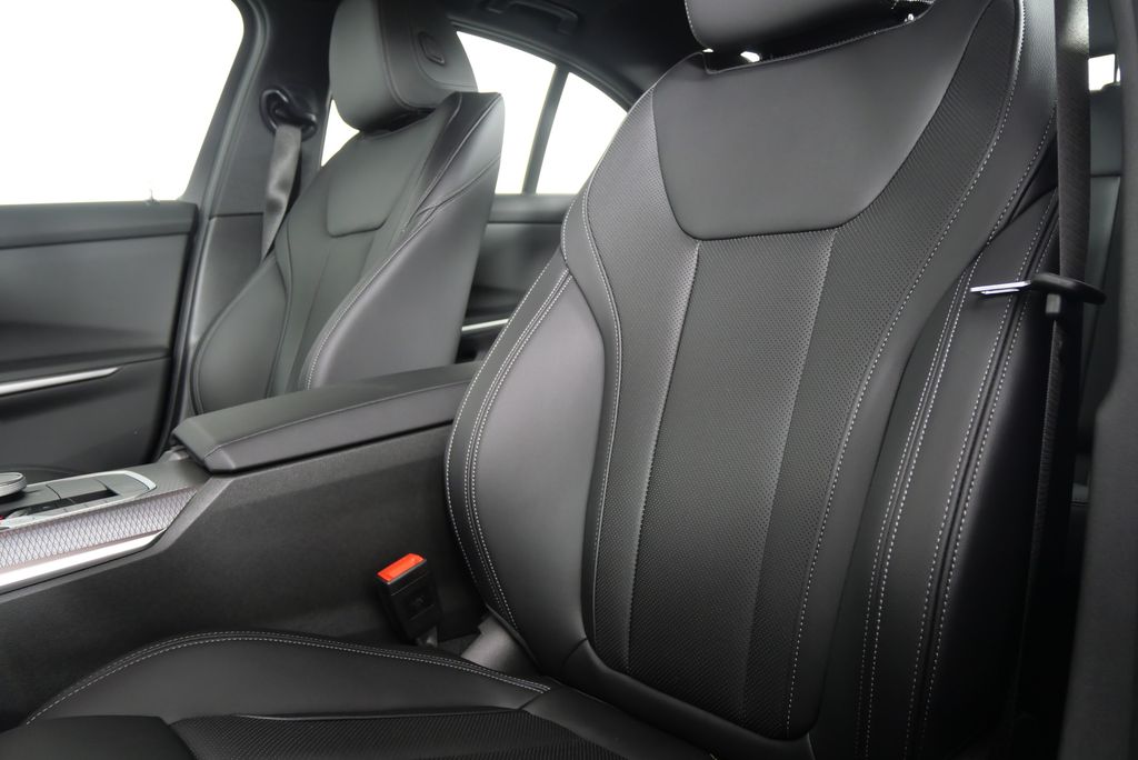 2025 BMW 3 Series 330i xDrive 10