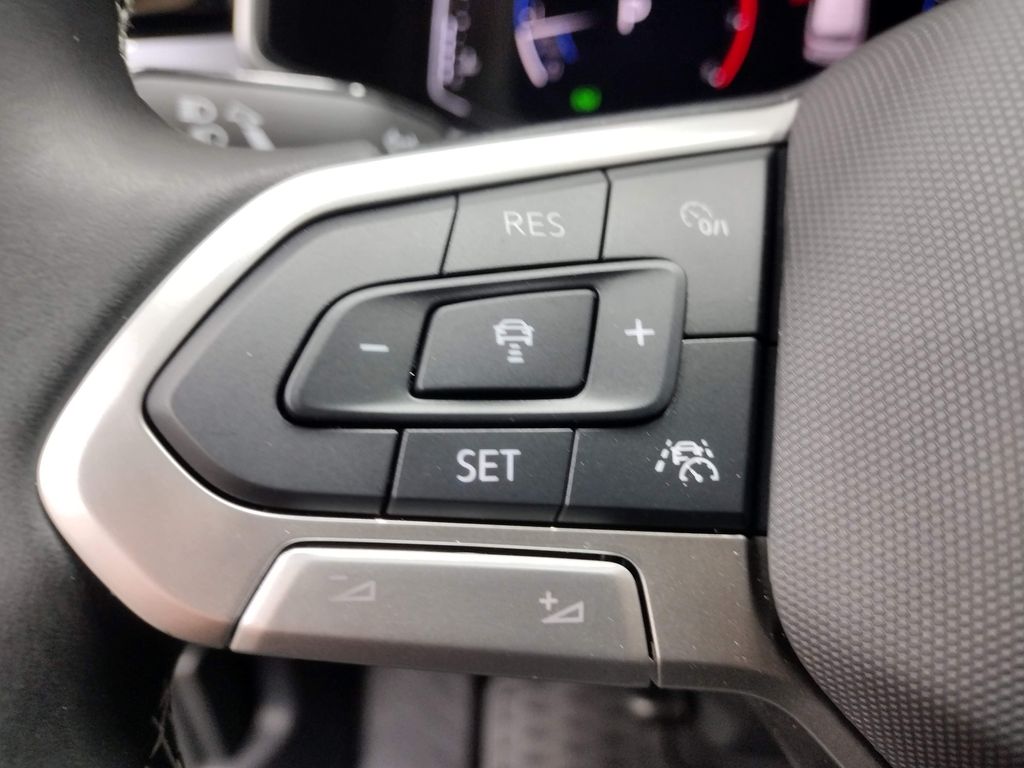 2025 Volkswagen Taos 1.5T SEL