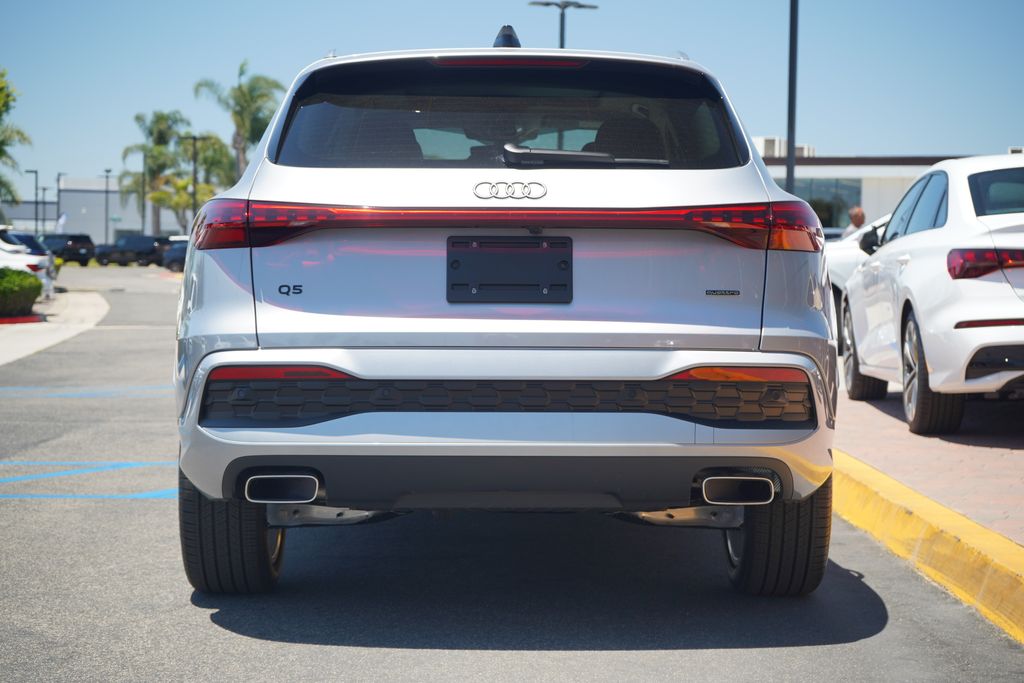 Thumbnail: 2025 Audi Q5 - 4