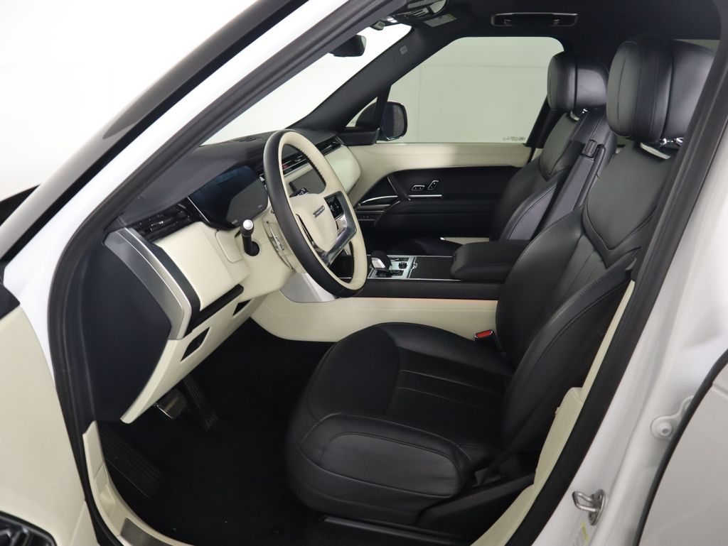 2023 Land Rover Range Rover SE 20