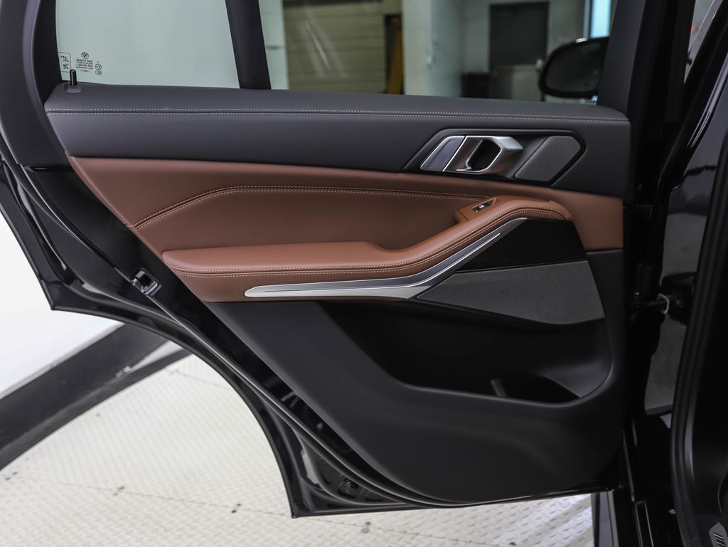 Thumbnail: 2026 BMW X5 - 21