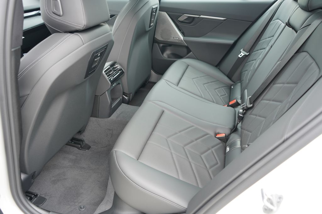 Thumbnail: 2026 BMW i5 - 19