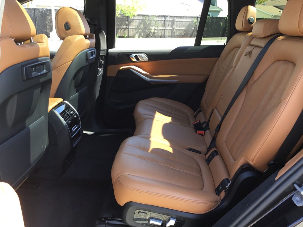 Thumbnail: 2022 BMW X7 - 16