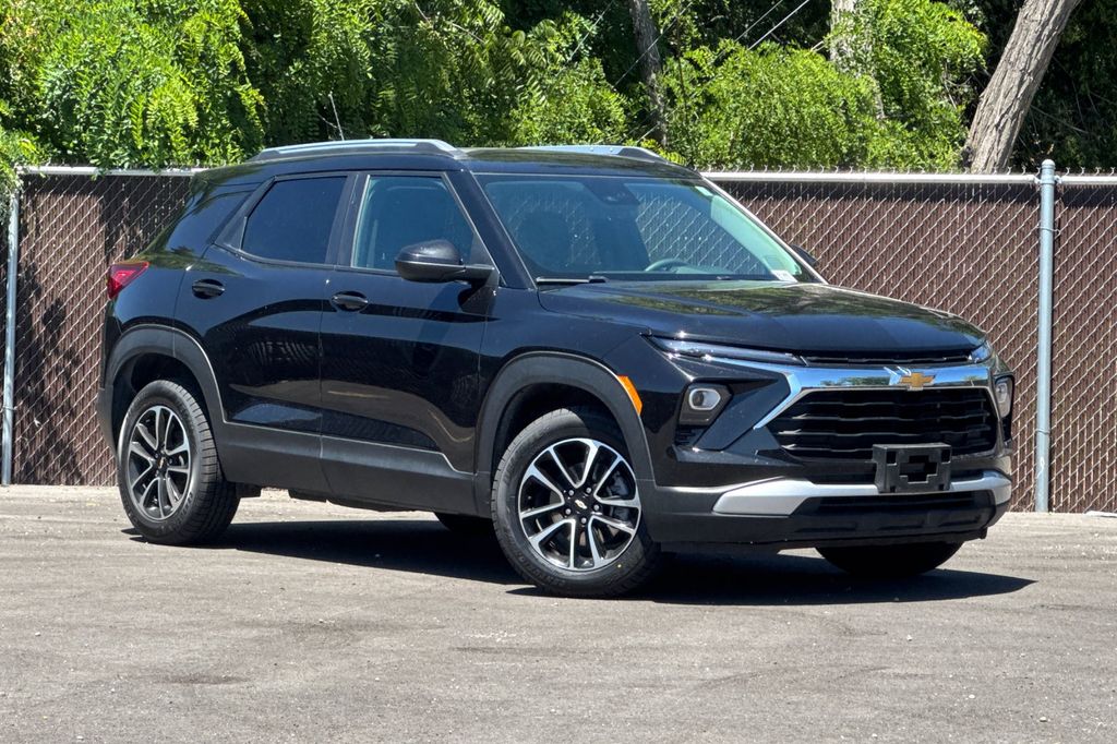 2025 Chevrolet Trailblazer Negro (Mosaic Black Metallic) SUV/Crossover Todo terreno 9 velocidades Automática