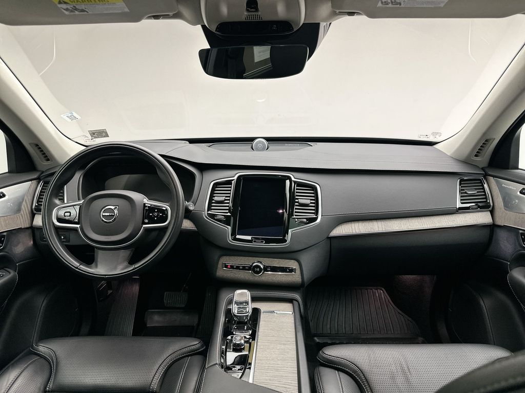 Thumbnail: 2022 Volvo XC90 - 21