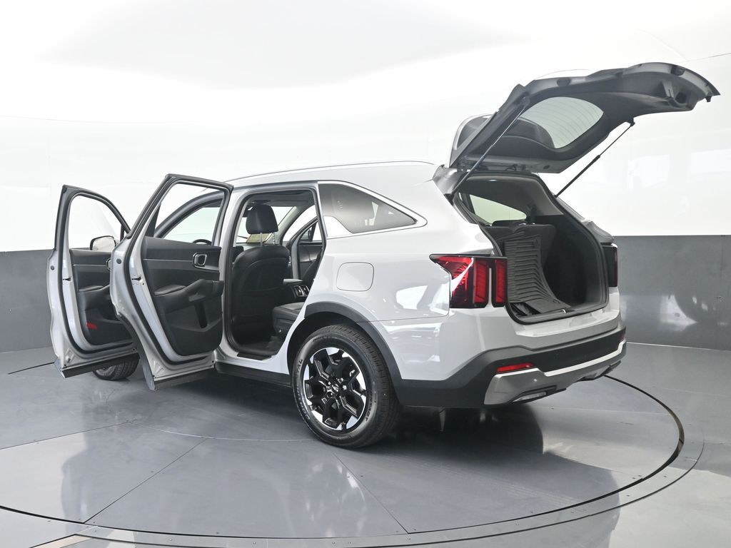 Used 2025 Wolf Gray Kia S image 80