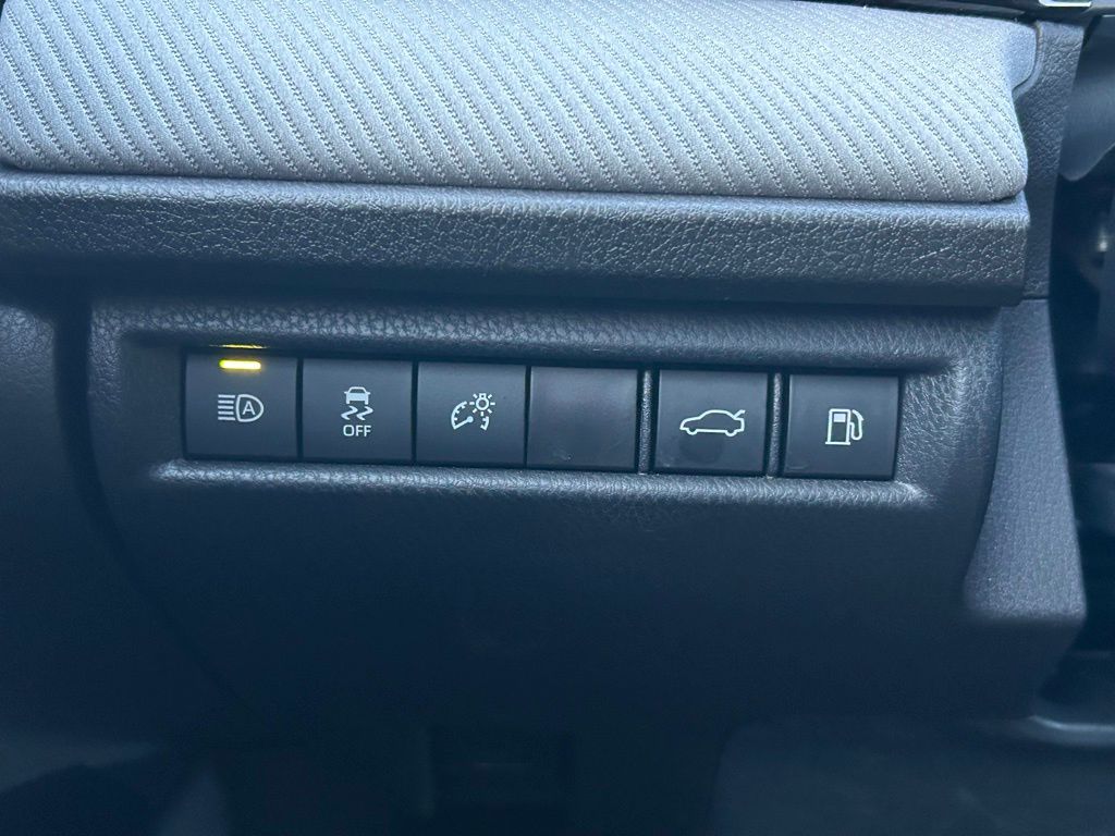 Thumbnail: 2025 Toyota Camry - 18