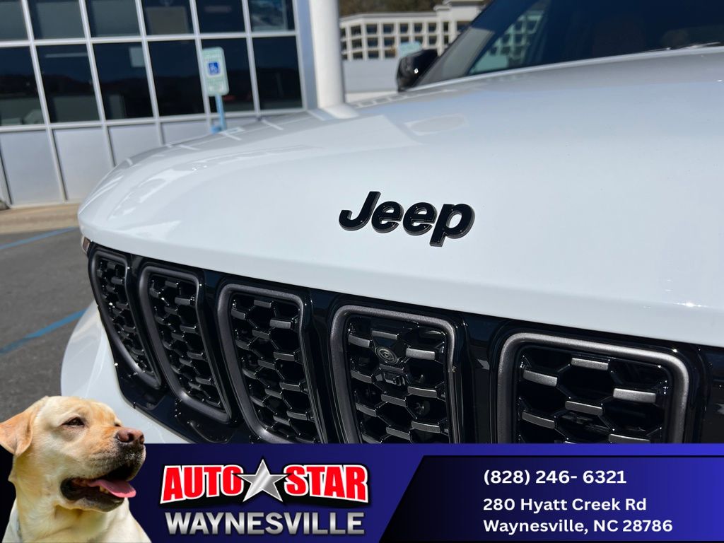 new 2025 Jeep Grand Cherokee car, priced at $57,990