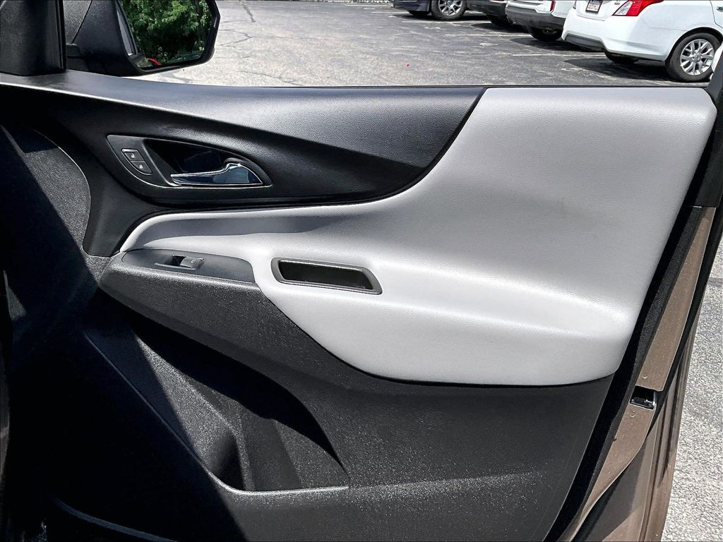 2018 Chevrolet Equinox — photo 12