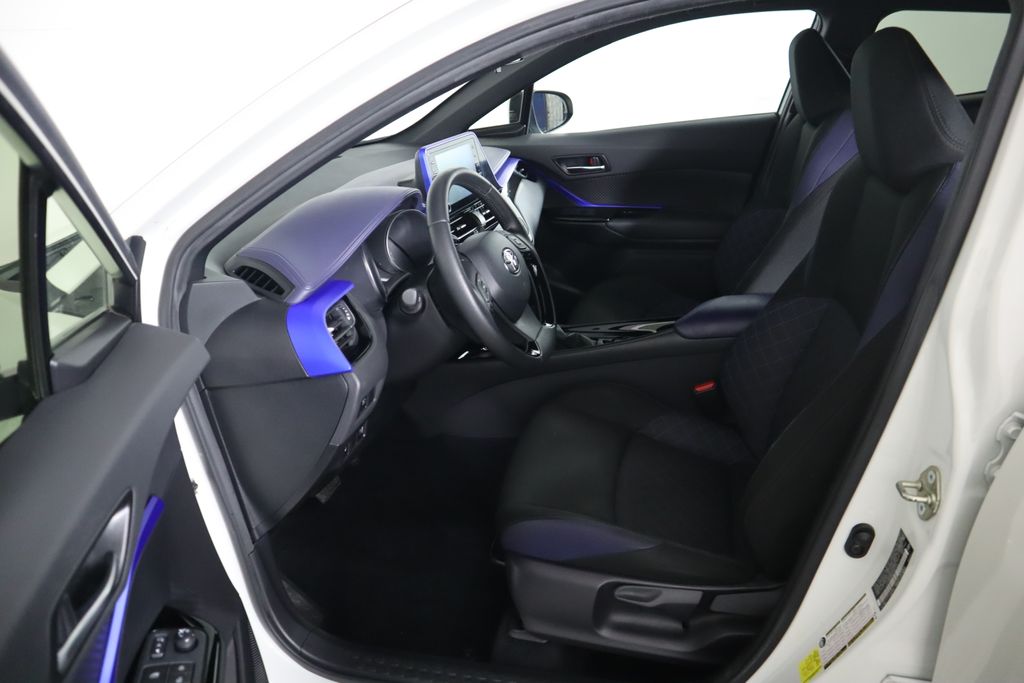 2021 Toyota C-HR LE 19