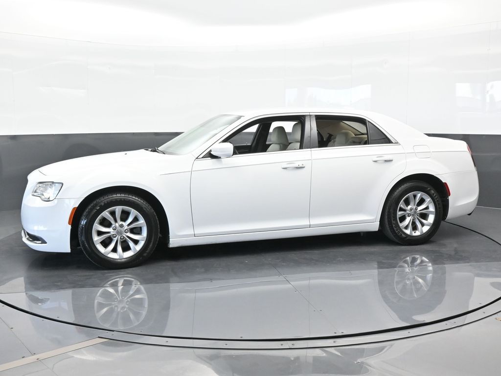 Used 2018 Chrysler 300 Touring with VIN 2C3CCAAG5JH320776 for sale in Miami, FL