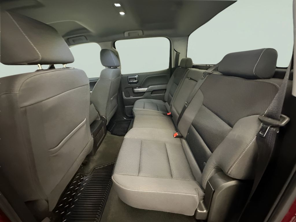 2018 Chevrolet Silverado 1500 LT photo 2