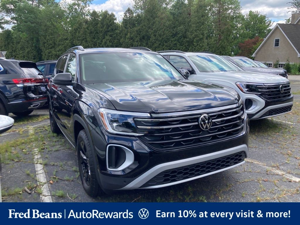 Deep Black Pearl 2026 Volkswagen Atlas SUV / Crossover All-Wheel Drive 8-Speed Automatic