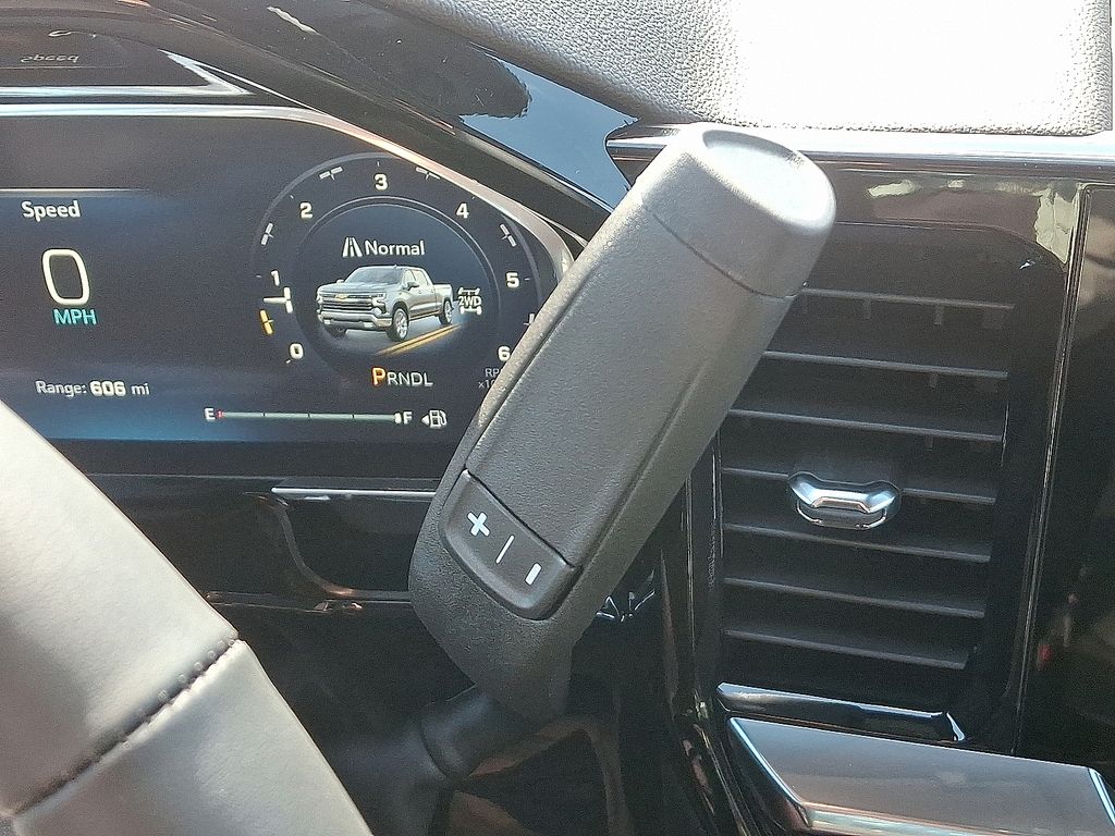 Thumbnail: 2026 Chevrolet Silverado 1500 - 10