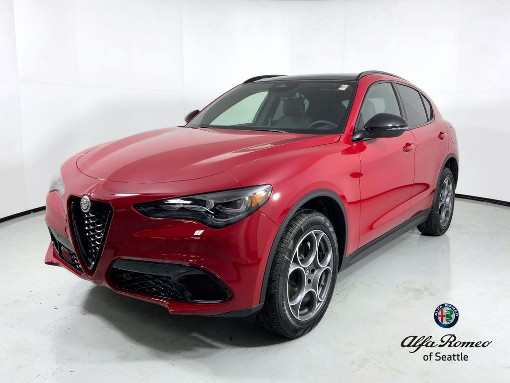 2025 Alfa Romeo Stelvio AWD