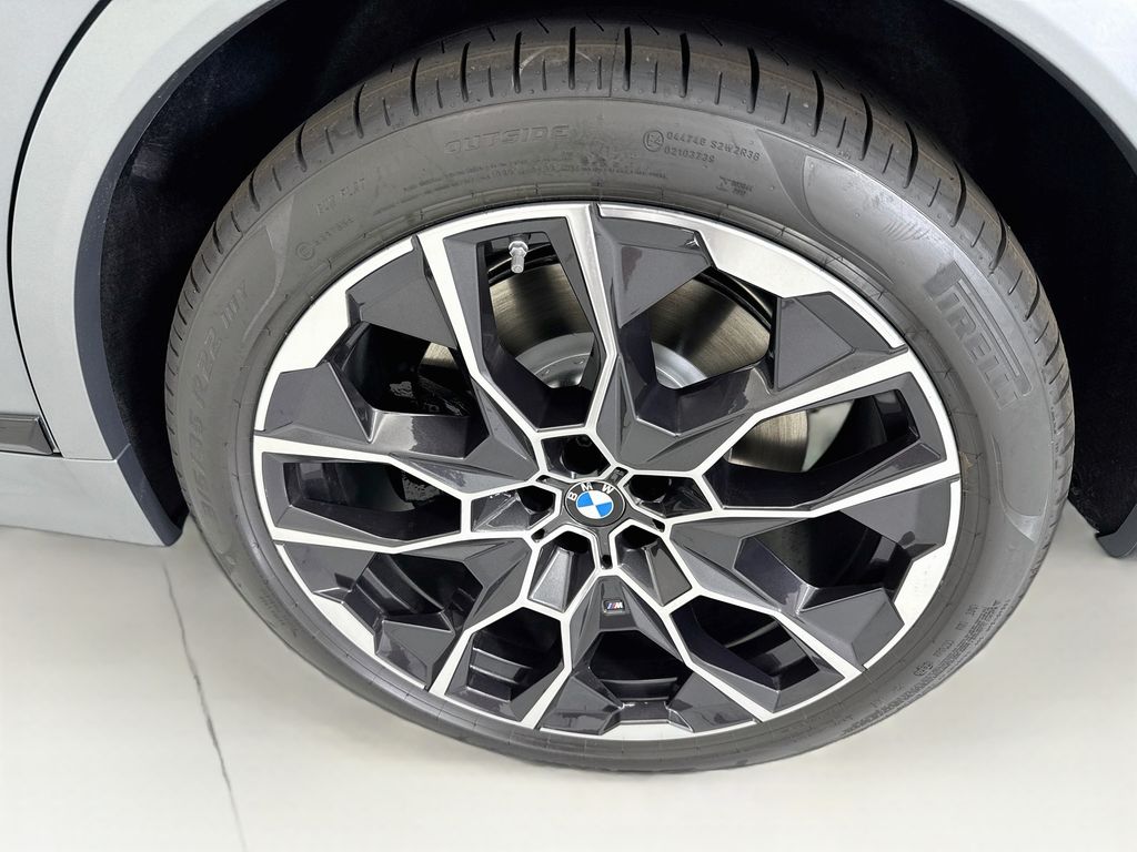 Thumbnail: 2027 BMW X7 - 31