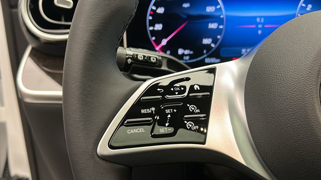 2025 Mercedes-Benz GLC 300 14