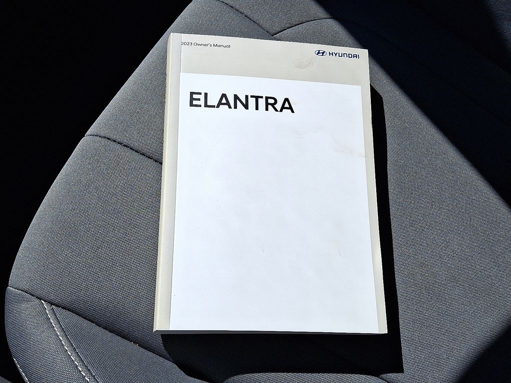 2023 Hyundai Elantra — photo 26