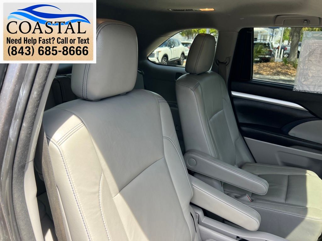 2017 Toyota Highlander XLE Gray at Davis Toyota of Orangeburg