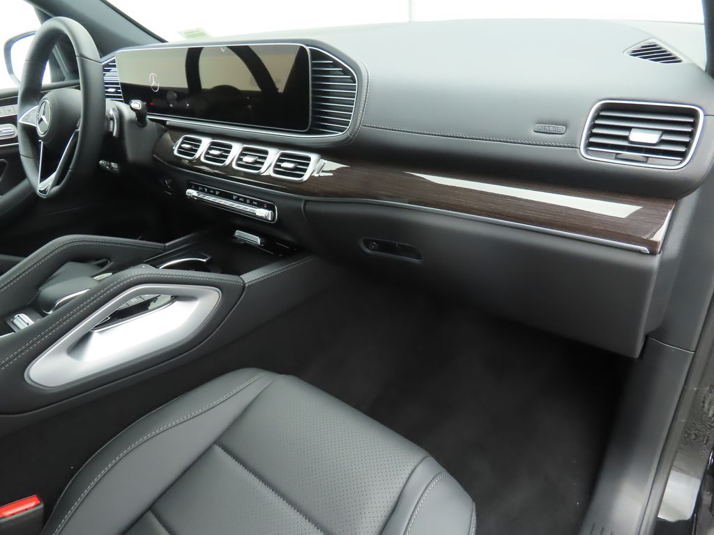 Thumbnail: 2025 Mercedes-Benz GLS - 17