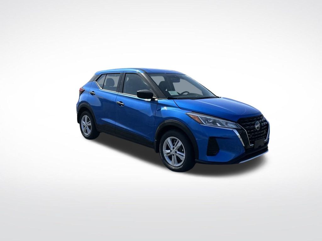 2025 Nissan Kicks S photo