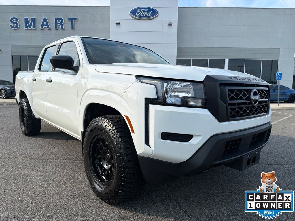 Glacier White 2024 Nissan Frontier Pickup Truck Four-Wheel Drive 9-Speed Automatic Overdrive