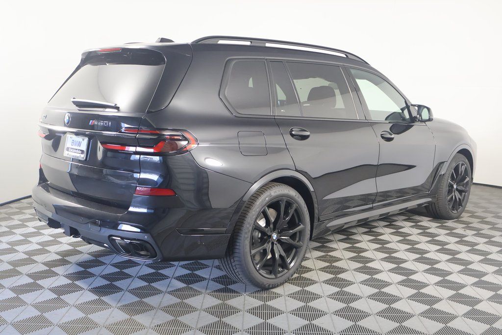 2025 BMW X7 M60i 2