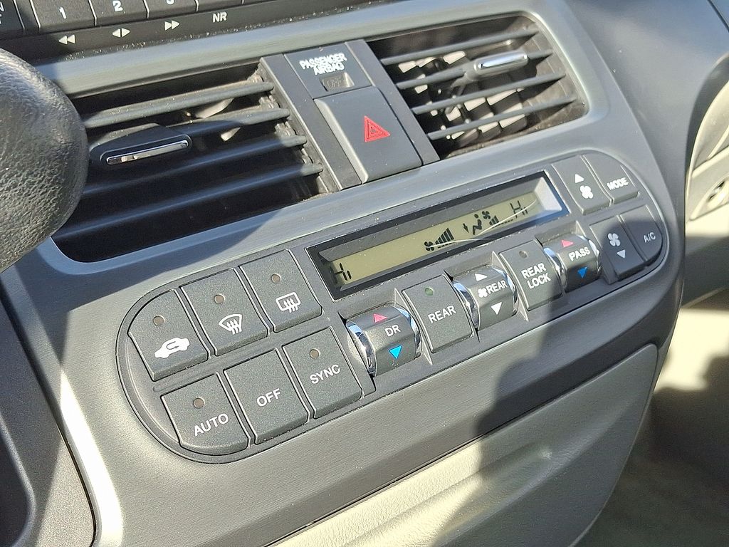 Thumbnail: 2006 Honda Odyssey - 15